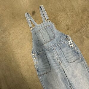 Old navy overalls farmer NWT size 16 36x26 light wash women’s